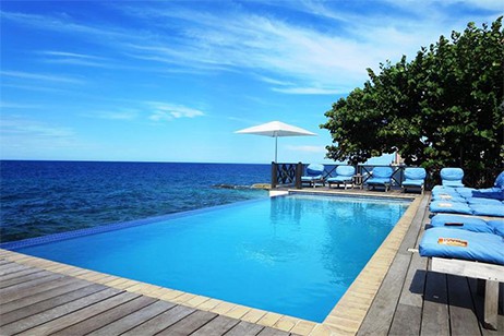 Infinity Pool Curacao - Scuba Lodge Ocean Suites - Curacao Boutique Hotel