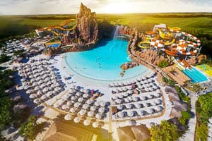Hotel met grote familiekamers voor 6 personen - Land of Legends Theme Park Resort - Aquapark