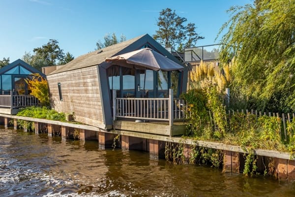 Chalet aan meer Wiedense Meren