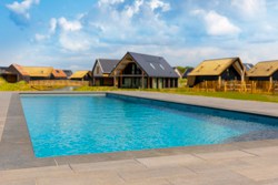 Vakantiepark met buitenzwembad - Dormio Resort Nieuwvliet Bad