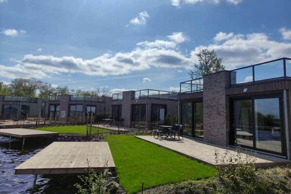 Vakantiehuis met aanlegsteiger - Vakantiepark Wiedense Meren