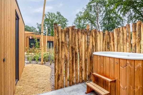 Tiny Wellness Suite - Vakantiepark de IJsvogel - hot tub